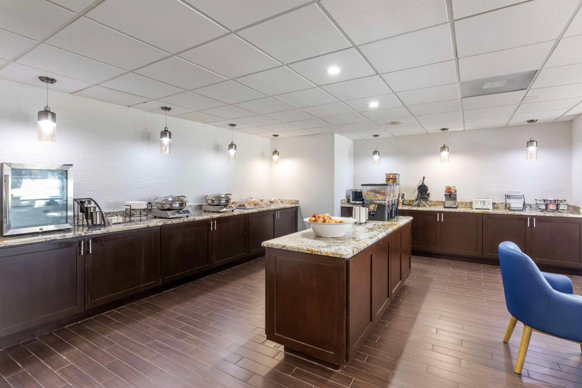 Comfort Inn Dallas North Love Field Airport Экстерьер фото