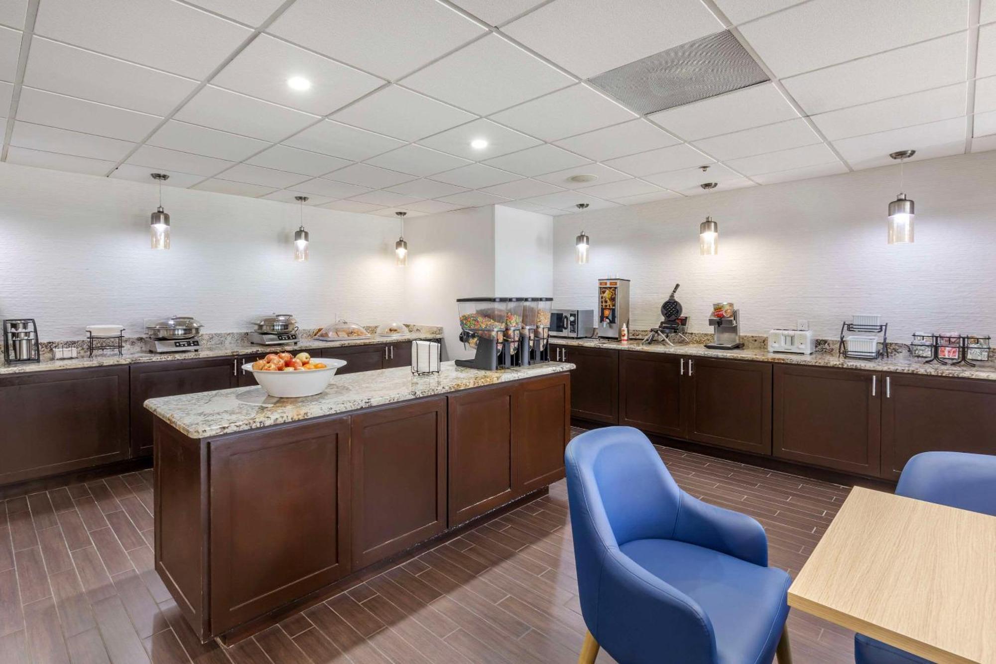 Comfort Inn Dallas North Love Field Airport Экстерьер фото
