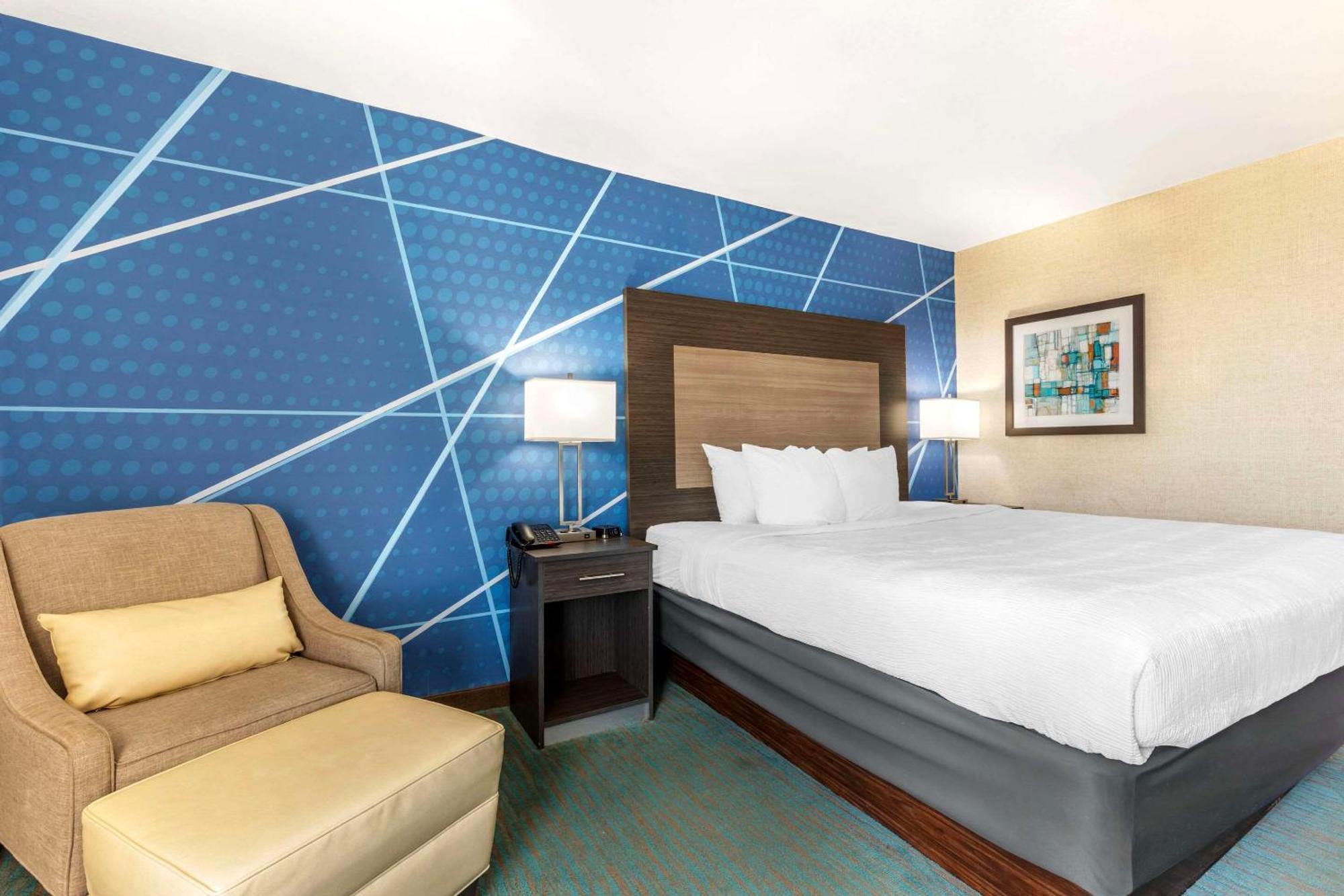 Comfort Inn Dallas North Love Field Airport Экстерьер фото